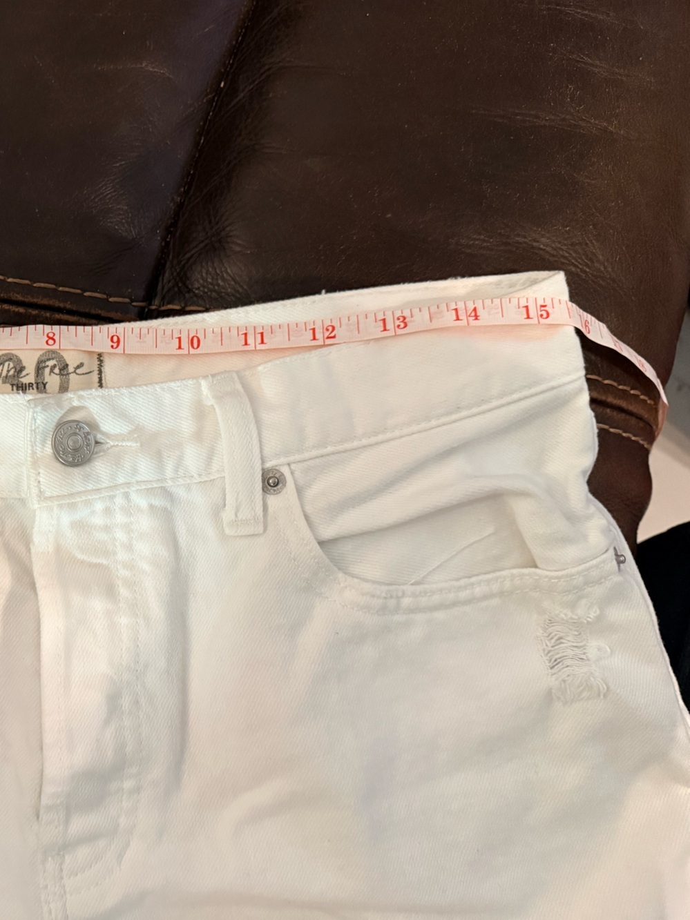 We the Free 30 - White Distressed Denim Shorts - Women's Frayed Hem - Picture 4 of 8